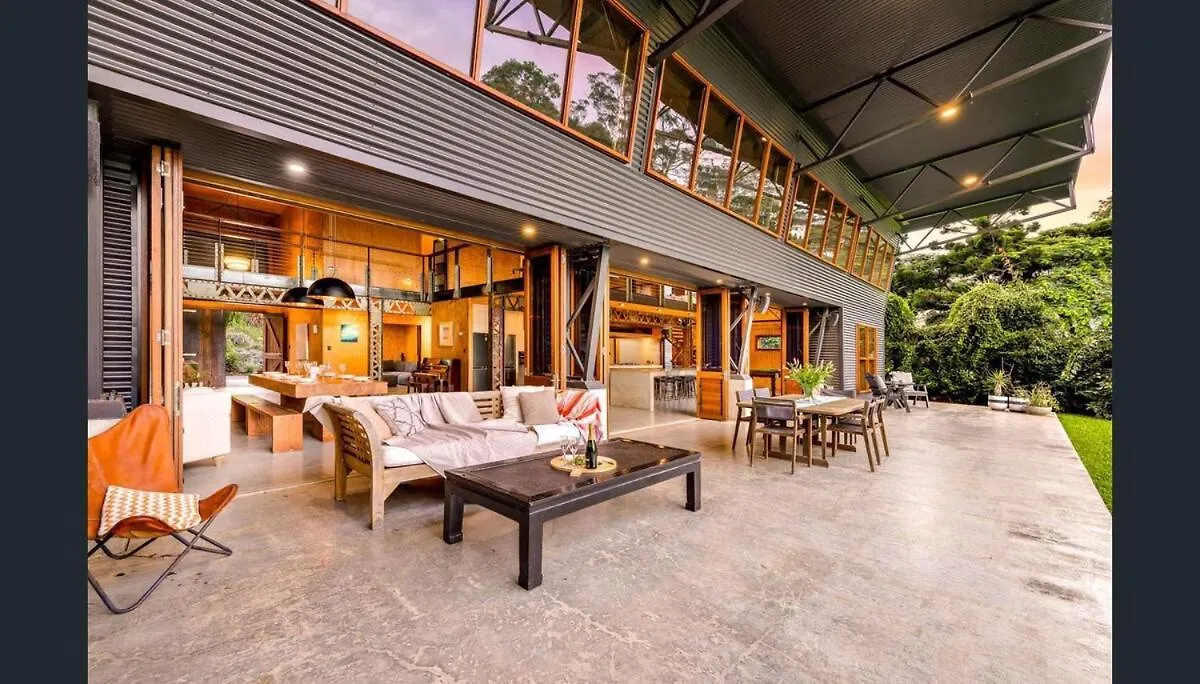 Luxury On Lake Tinaroo Lakefront Living Юнгаберра 0*,  Австралия